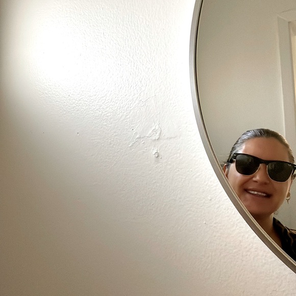 Meet your Posher, Connie - Picture 1 of 1